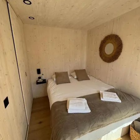 10gardens Mobile No 3 With Sauna And Jacuzzi *