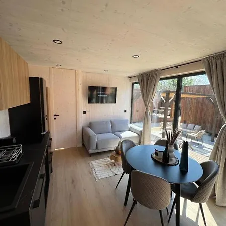 10gardens Mobile No 3 With Sauna And Jacuzzi * 普利拉卡