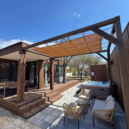 10gardens Mobile No 3 With Sauna And Jacuzzi 普利拉卡